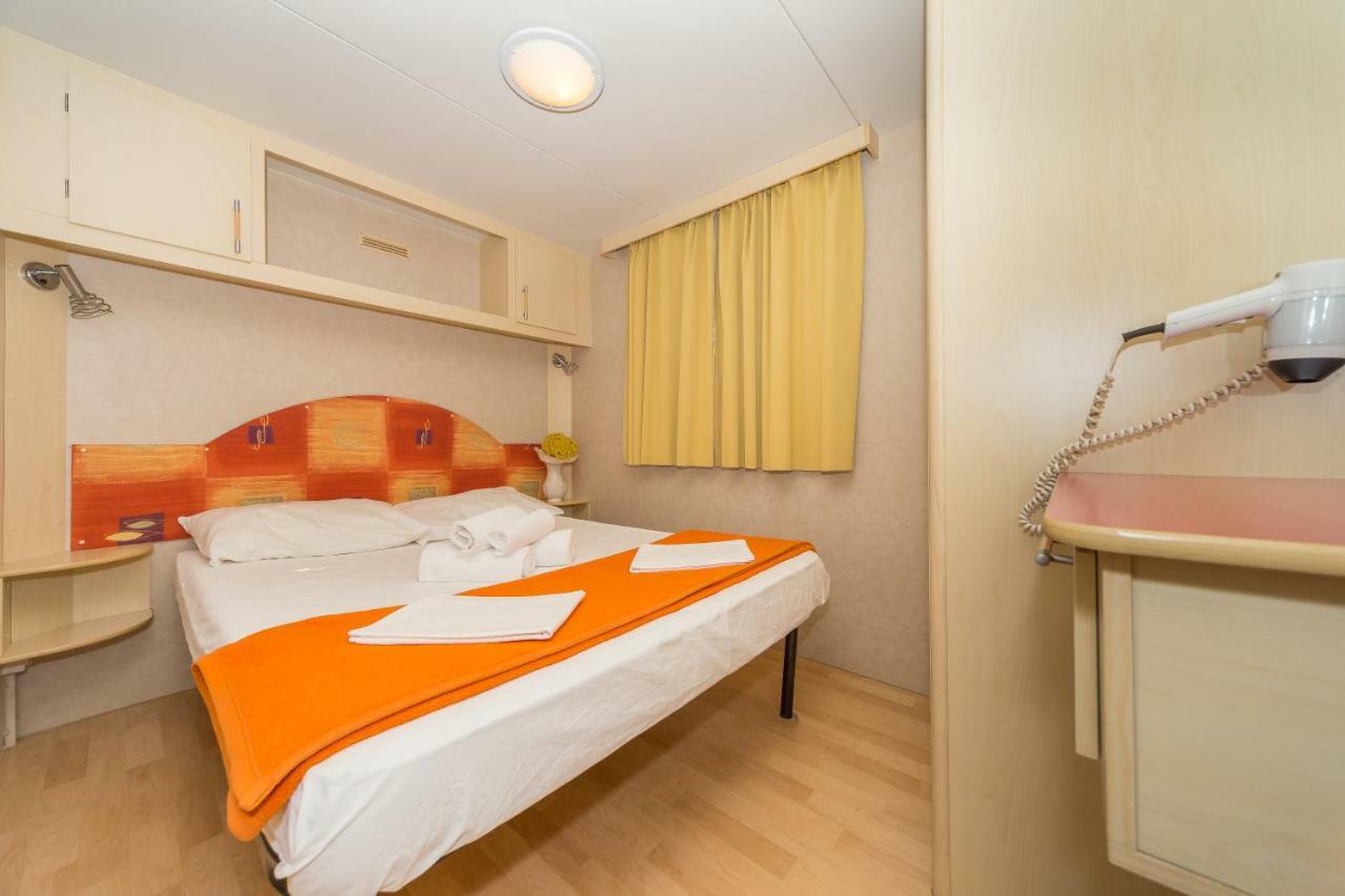 Diana & Josip Mobile Homes Biograd Na Moru Exterior photo